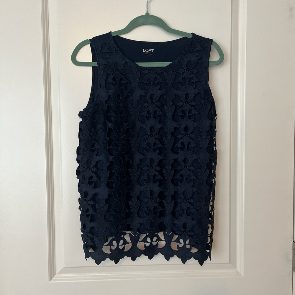 Loft M shell tank top navy blue lace